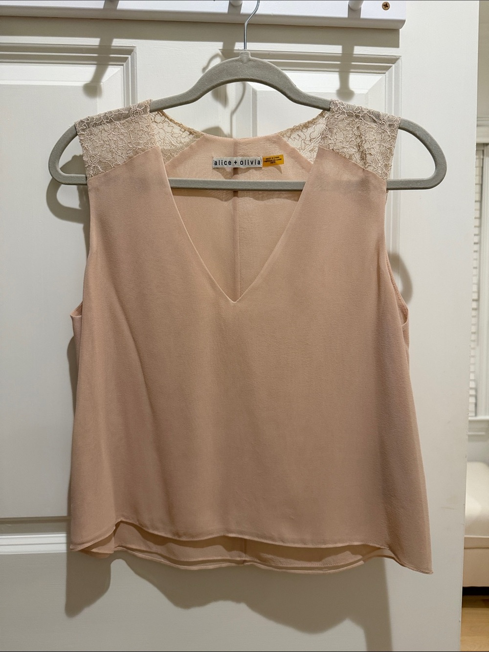 Alice + Olivia Blush Pink/Nude Color Lace-Shoulder V-Neck Sleeveless Blouse
